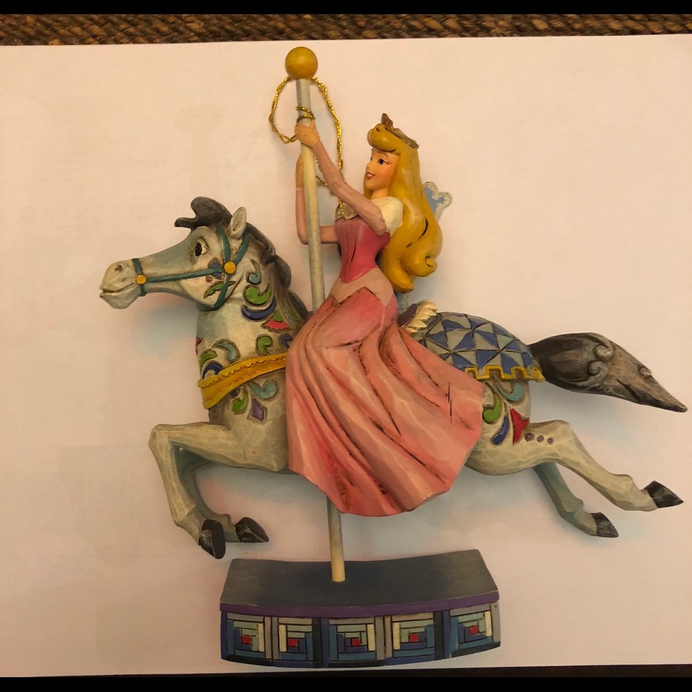 DISNEY COLLECTION AURORA IN HORSE